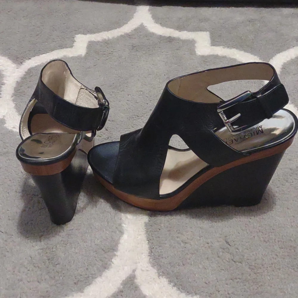 Michael Kors sandals size 7